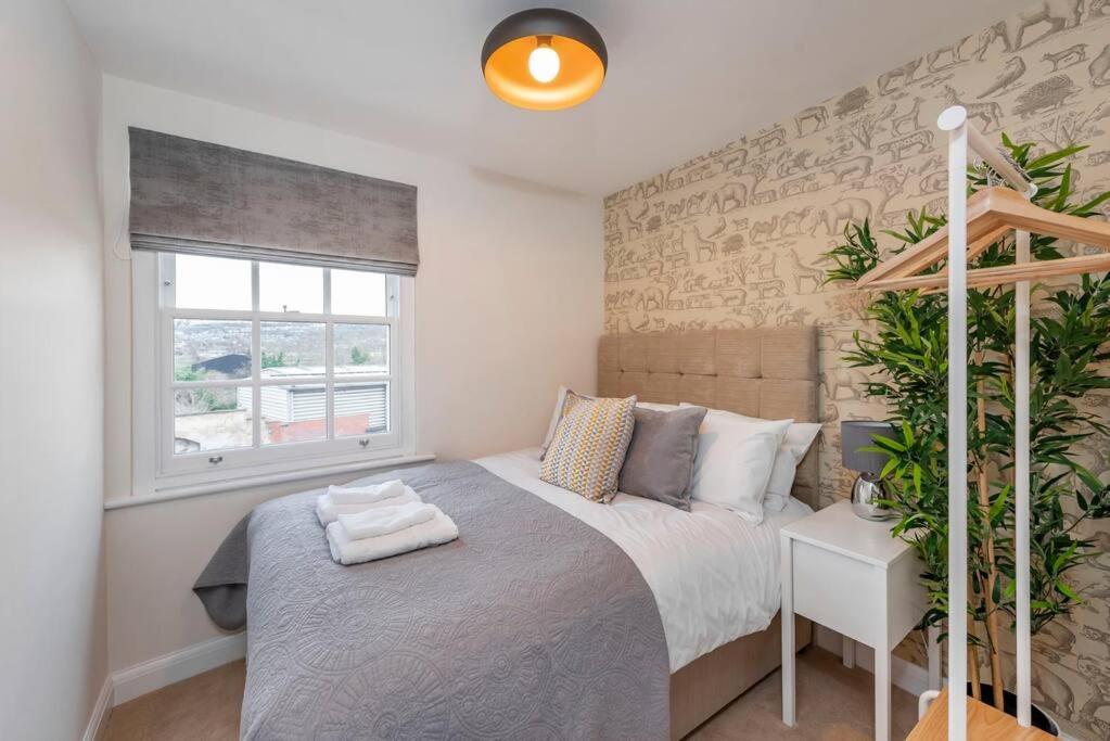 Fantastic 3-Bed House With Parking Villa Bath Eksteriør billede